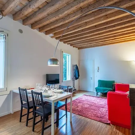 Vittoria Apartments: Soccorso Soccorsetto Apartment *