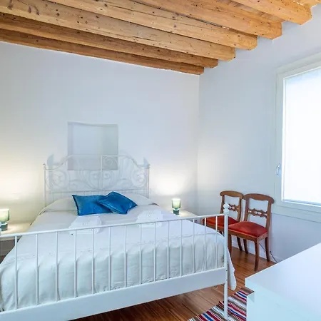 Vittoria Apartments: Soccorso Soccorsetto